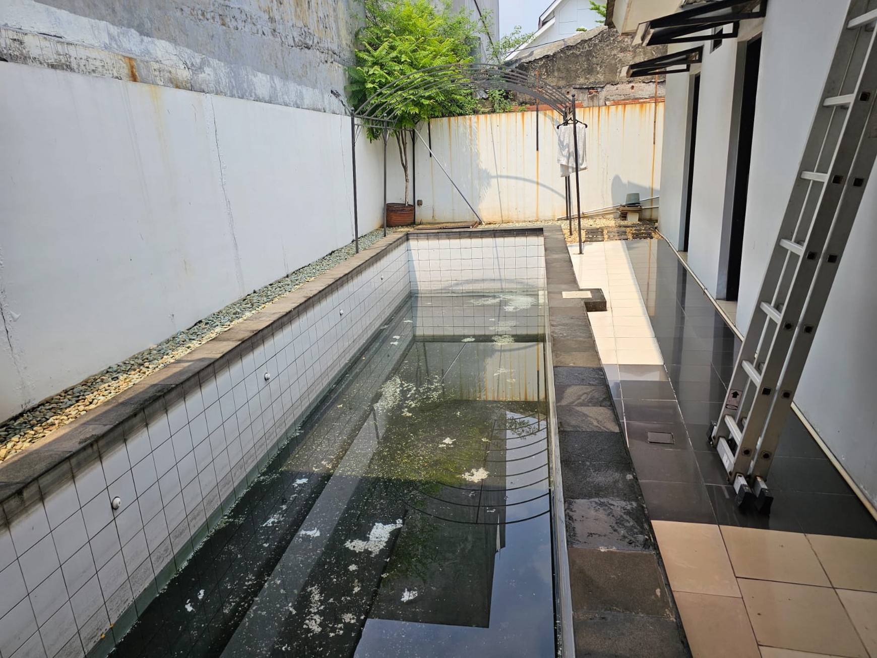 Rumah Lingkungan Nyaman di Gandaria Tengah - Kebayoran Baru, Jakarta Selatan