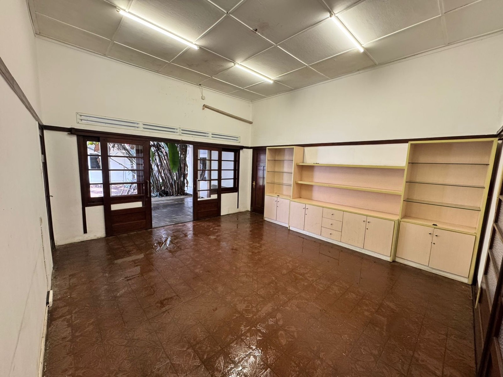 Rumah Lama dekat ITB & Rumah Sakit Boromeus cocok untuk Kantor