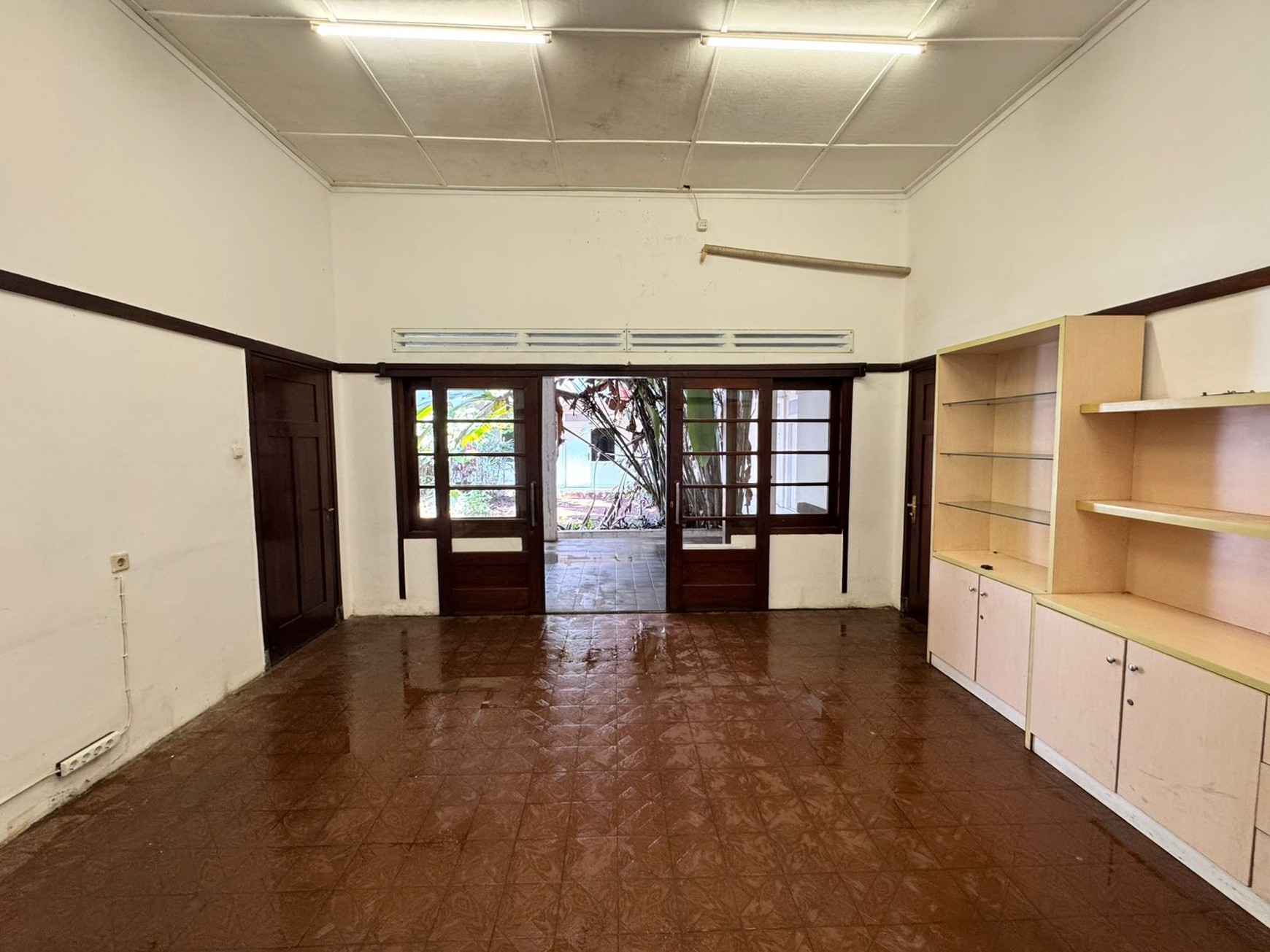 Rumah Lama dekat ITB & Rumah Sakit Boromeus cocok untuk Kantor