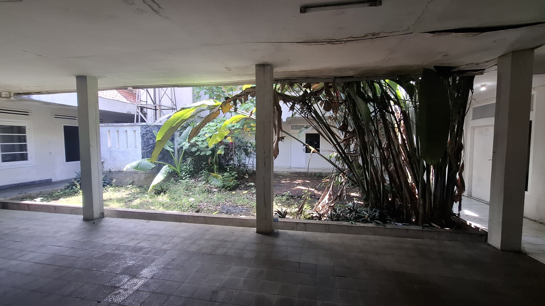 Rumah Lama dekat ITB & Rumah Sakit Boromeus cocok untuk Kantor