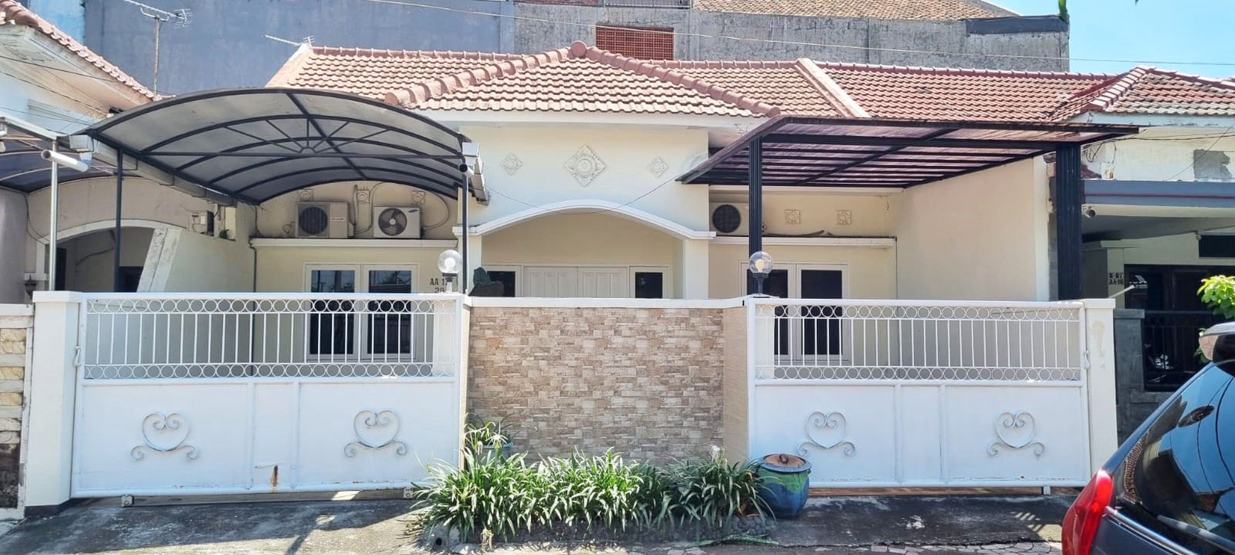 Rumah di Nirwana Eksekutif Surabaya Timur, Furnished, Siap Huni - NH -