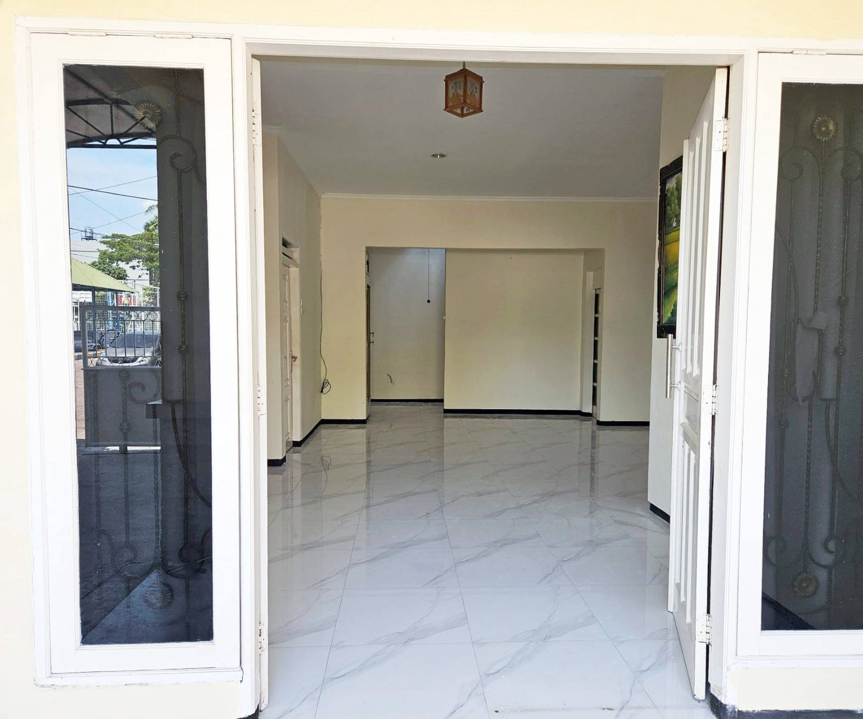 Rumah di Nirwana Eksekutif Surabaya Timur, Furnished, Siap Huni - NH -