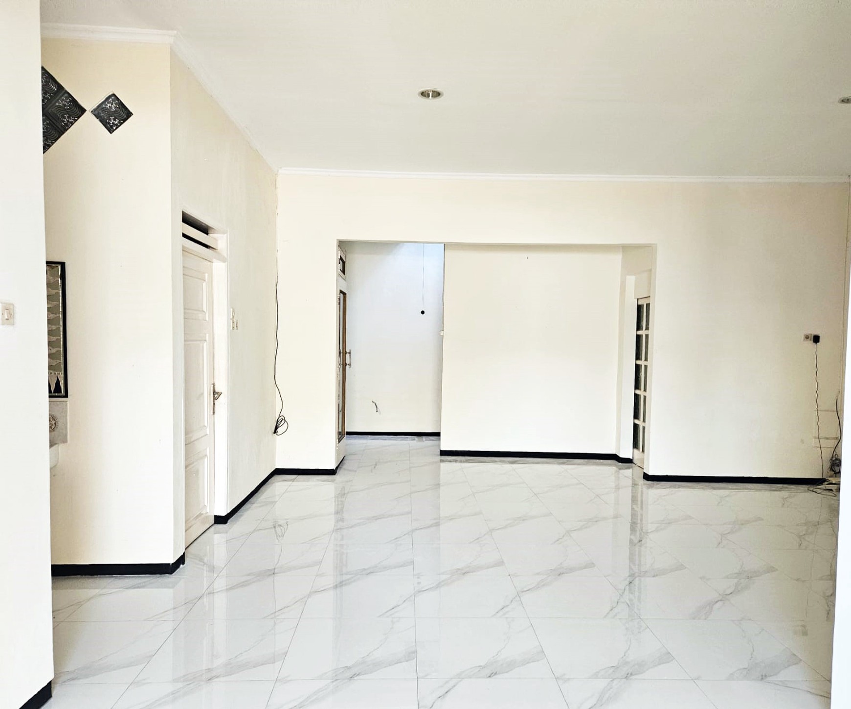 Rumah di Nirwana Eksekutif Surabaya Timur, Furnished, Siap Huni - NH -