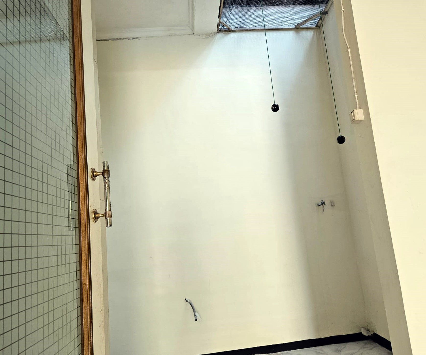 Rumah di Nirwana Eksekutif Surabaya Timur, Furnished, Siap Huni - NH -