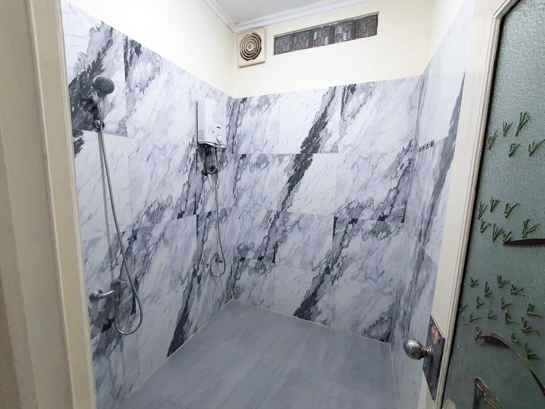 Rumah di Nirwana Eksekutif Surabaya Timur, Furnished, Siap Huni - NH -