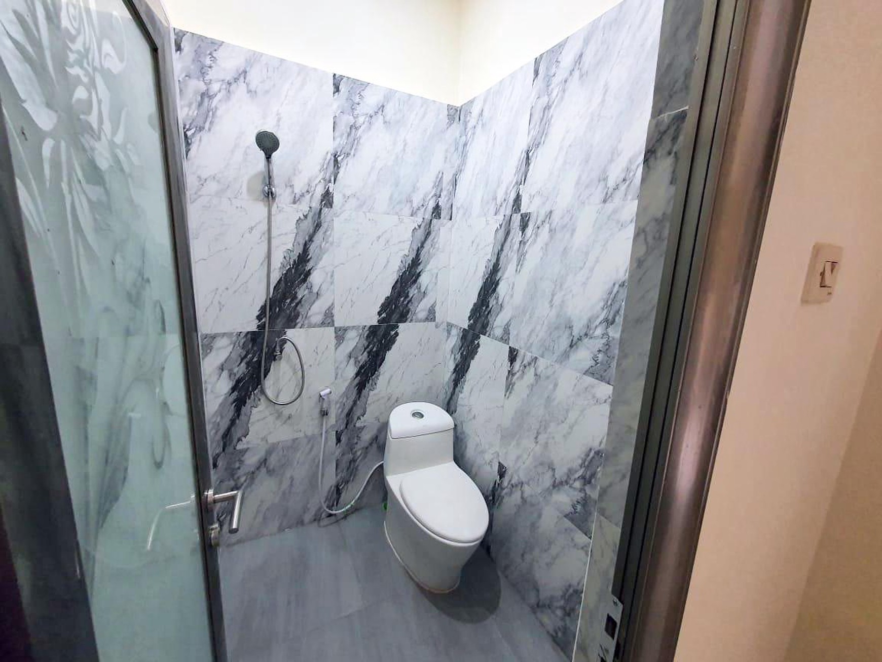 Rumah di Nirwana Eksekutif Surabaya Timur, Furnished, Siap Huni - NH -