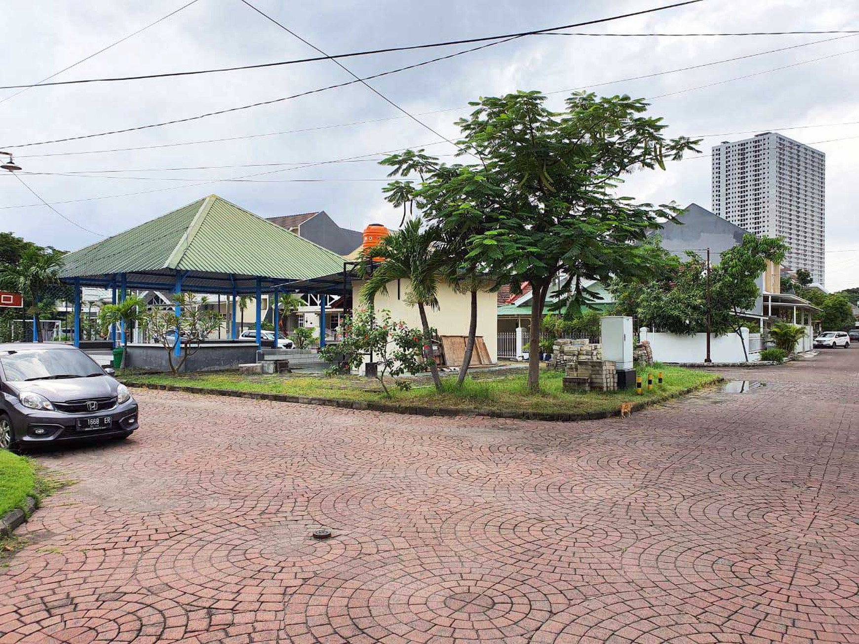 Rumah di Nirwana Eksekutif Surabaya Timur, Furnished, Siap Huni - NH -