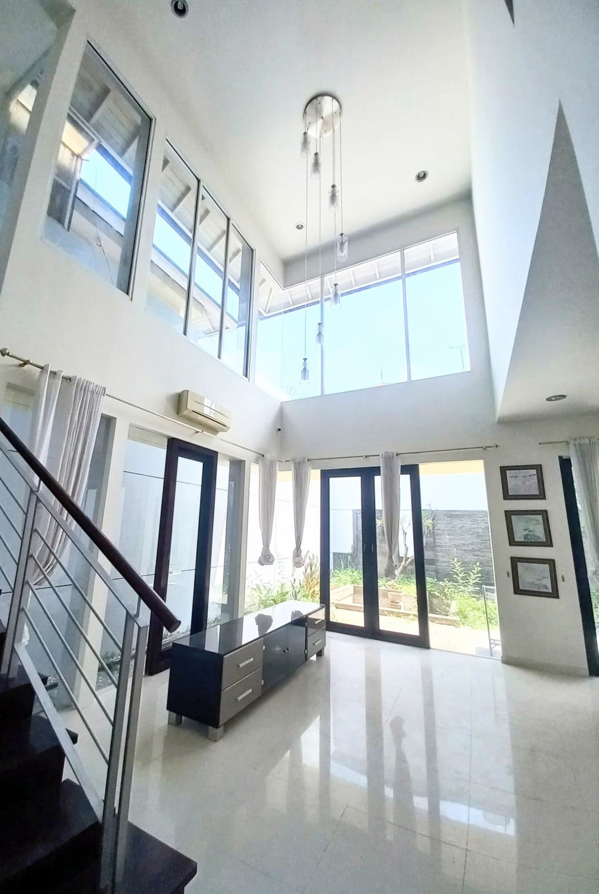 Rumah di Citraland Diamond Hill Surabaya Barat, Minimalis, 2 Lantai, Lingkungan Elit, Siap Huni