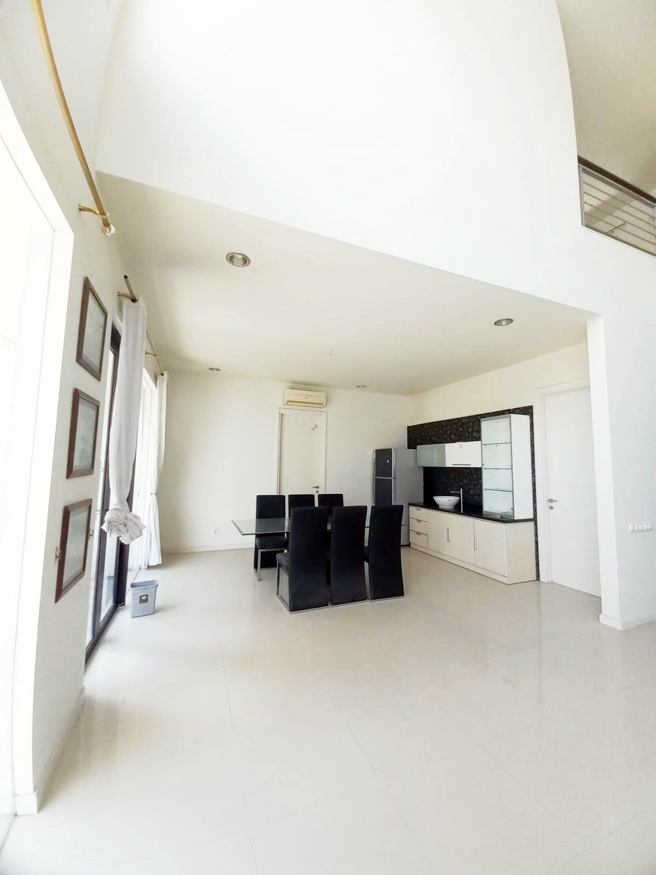 Rumah di Citraland Diamond Hill Surabaya Barat, Minimalis, 2 Lantai, Lingkungan Elit, Siap Huni