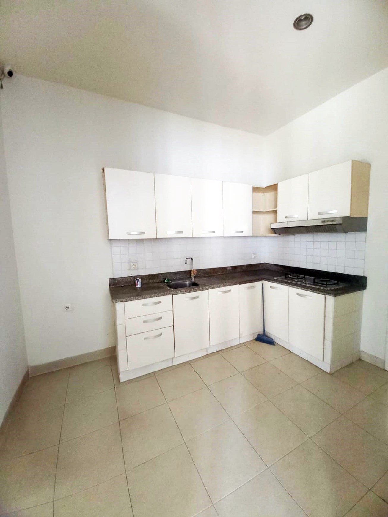 Rumah di Citraland Diamond Hill Surabaya Barat, Minimalis, 2 Lantai, Lingkungan Elit, Siap Huni