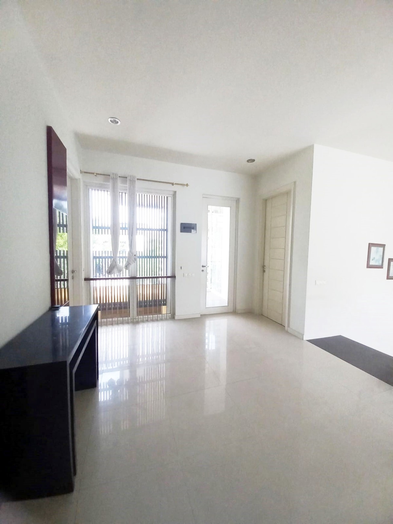 Rumah di Citraland Diamond Hill Surabaya Barat, Minimalis, 2 Lantai, Lingkungan Elit, Siap Huni