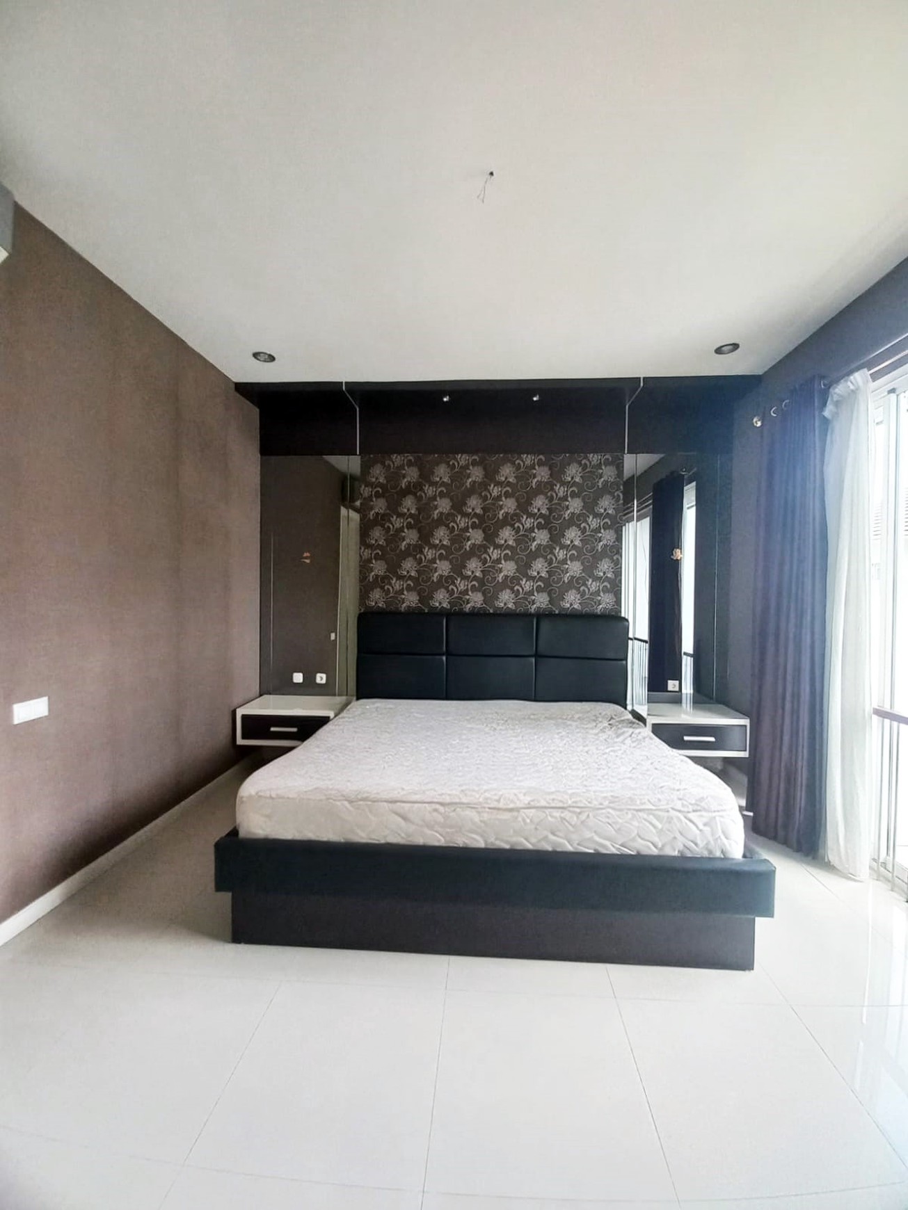 Rumah di Citraland Diamond Hill Surabaya Barat, Minimalis, 2 Lantai, Lingkungan Elit, Siap Huni
