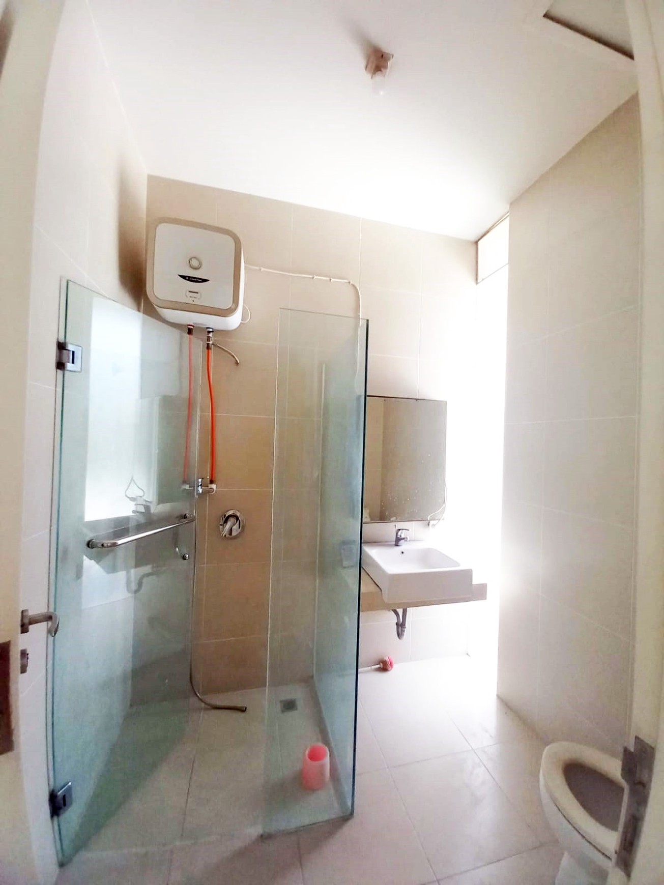 Rumah di Citraland Diamond Hill Surabaya Barat, Minimalis, 2 Lantai, Lingkungan Elit, Siap Huni
