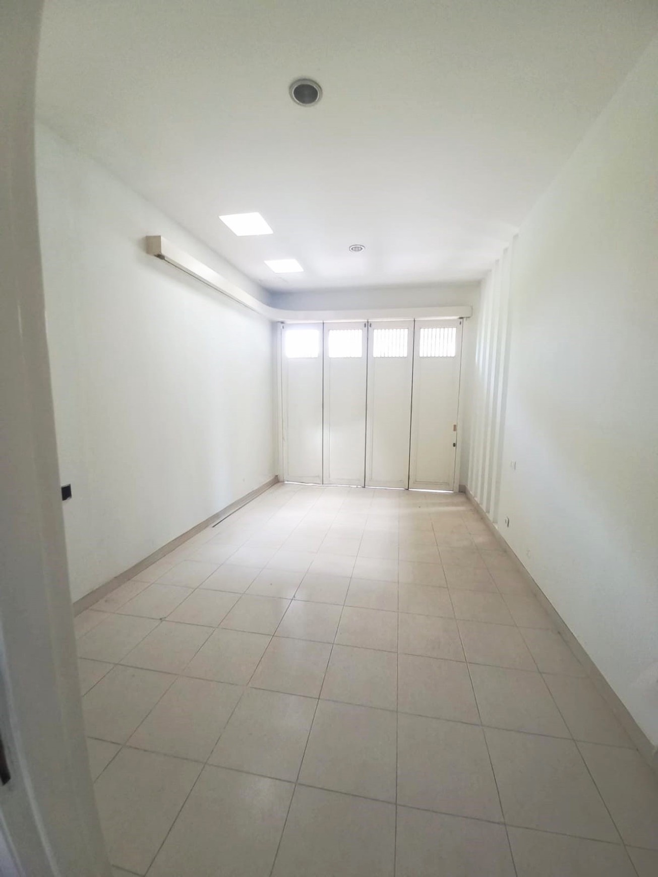 Rumah di Citraland Diamond Hill Surabaya Barat, Minimalis, 2 Lantai, Lingkungan Elit, Siap Huni