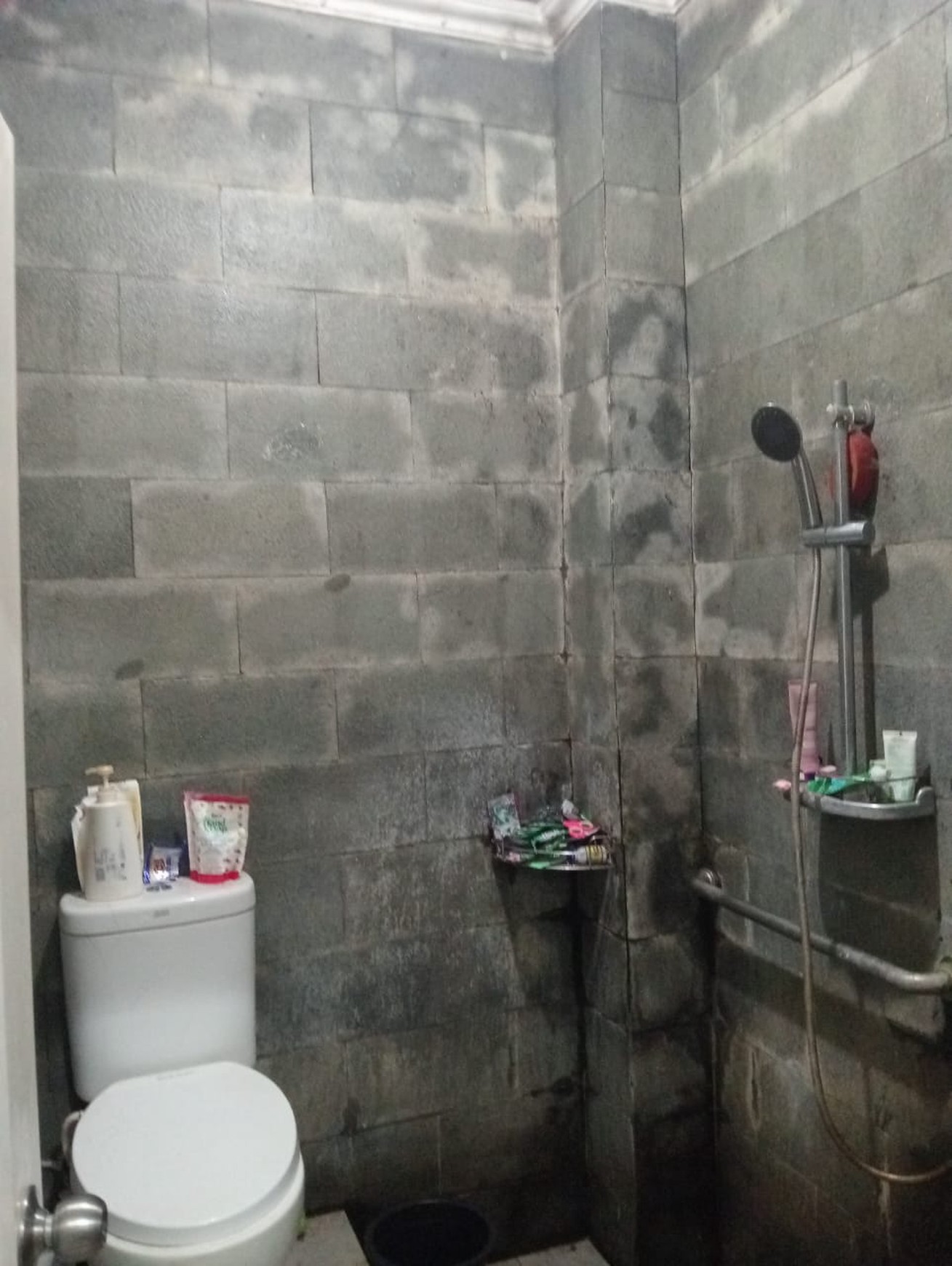 Dijual Rumah di Jalan Madrasah, Bambu Apus - Cipayung, Jakarta Timur