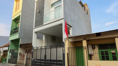Dijual Rumah di Jalan Waru Raya, Kalideres, Jakarta Barat
