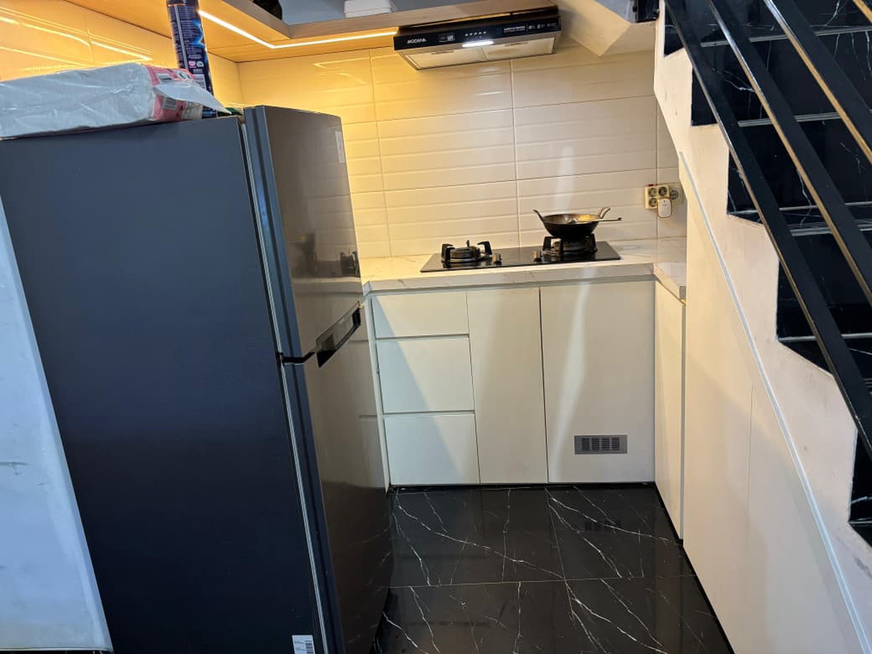 Dijual Rumah di Jalan Waru Raya, Kalideres, Jakarta Barat