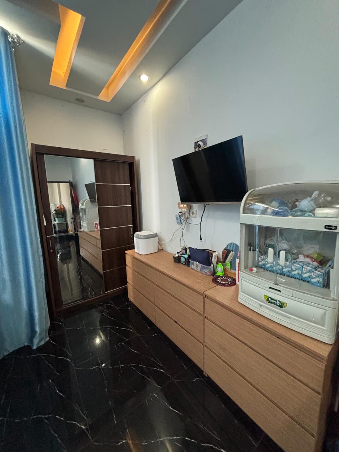 Dijual Rumah di Jalan Waru Raya, Kalideres, Jakarta Barat