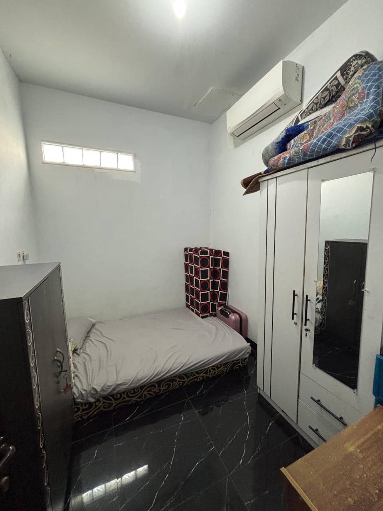 Dijual Rumah di Jalan Waru Raya, Kalideres, Jakarta Barat