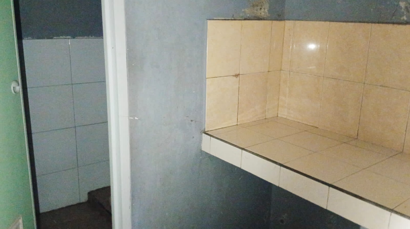 Dijual Rumah Kontrakan 4 Pintu dan 4 kios di limo cinere.