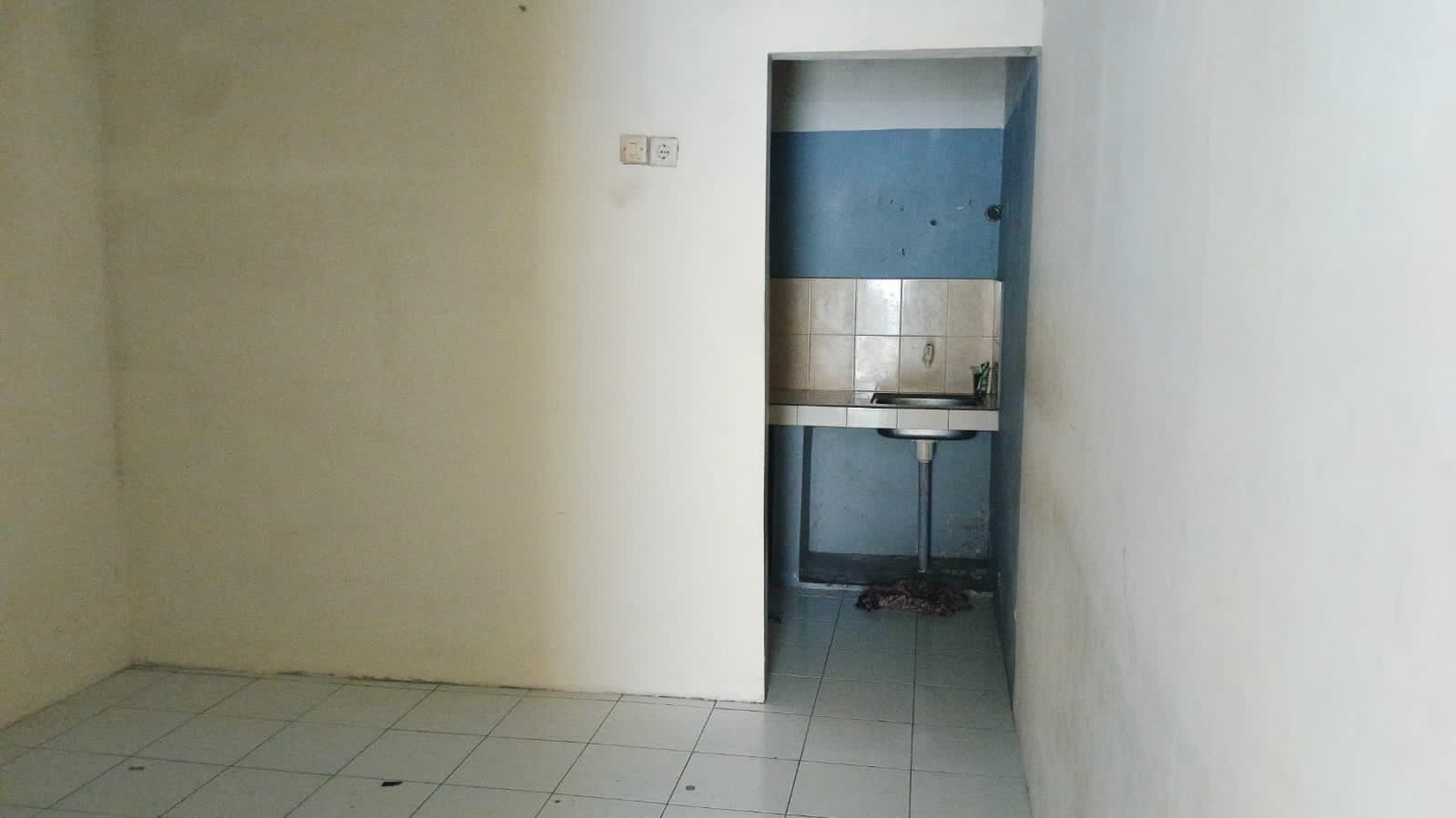 Dijual Rumah Kontrakan 4 Pintu dan 4 kios di limo cinere.