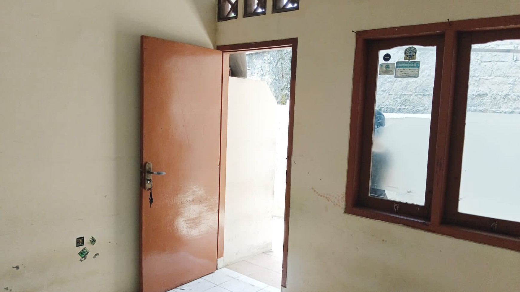 Dijual Rumah Kontrakan 4 Pintu dan 4 kios di limo cinere.