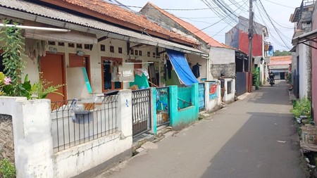 Dijual empat pintu rumah di limo cinere.