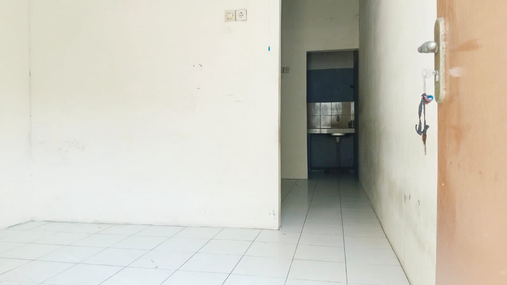 Dijual empat pintu rumah di limo cinere.