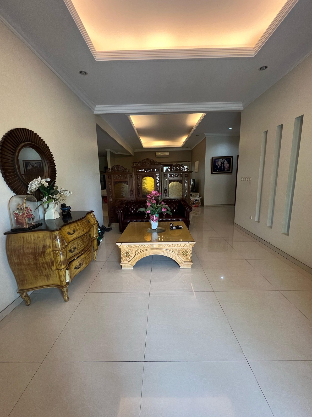 Rumah Semi Furnished Luas di Jakarta Selatan  LT 411 LB 400 Semi Furnished Surat SHM