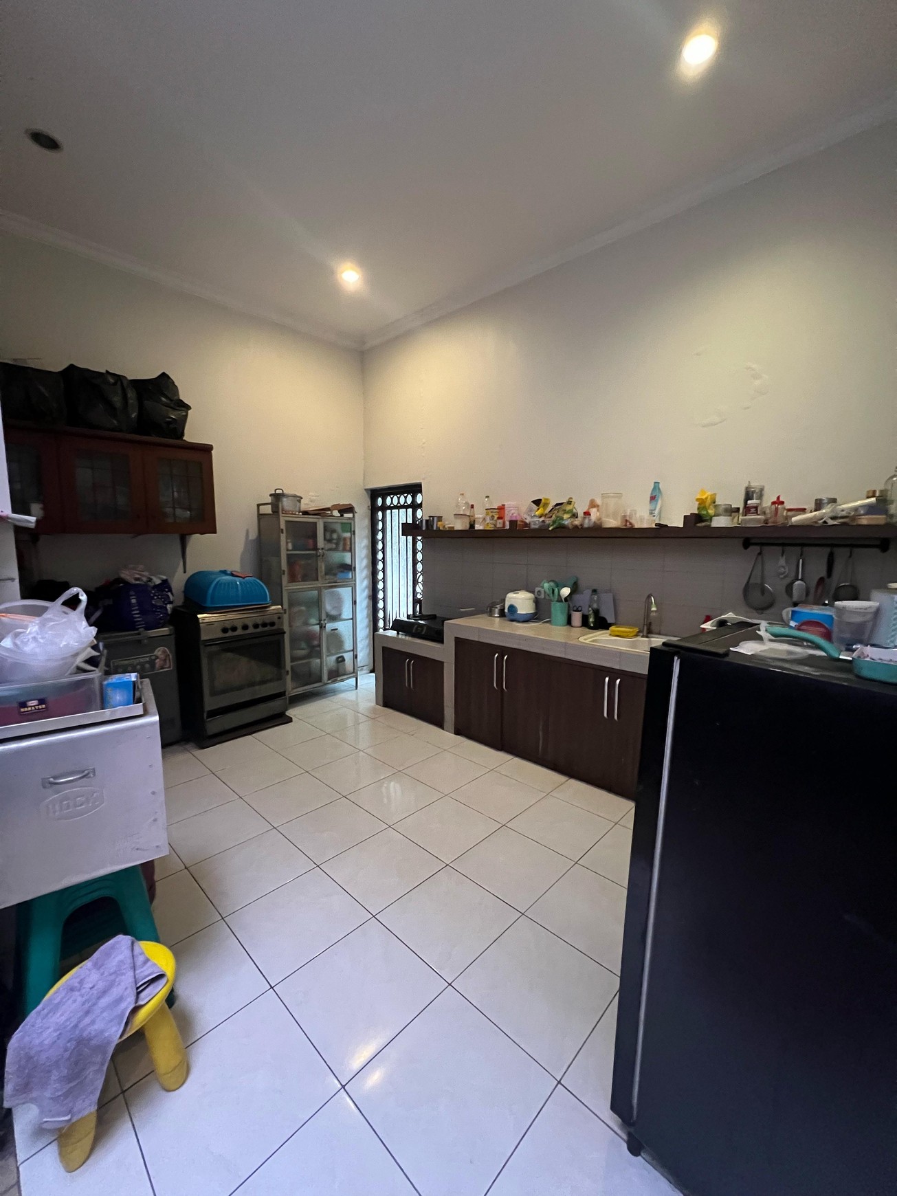 Rumah Semi Furnished Luas di Jakarta Selatan  LT 411 LB 400 Semi Furnished Surat SHM