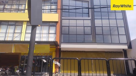 Disewakan Ruko 3 lantai di Nol Jl Raya Kedung Cowek Surabaya