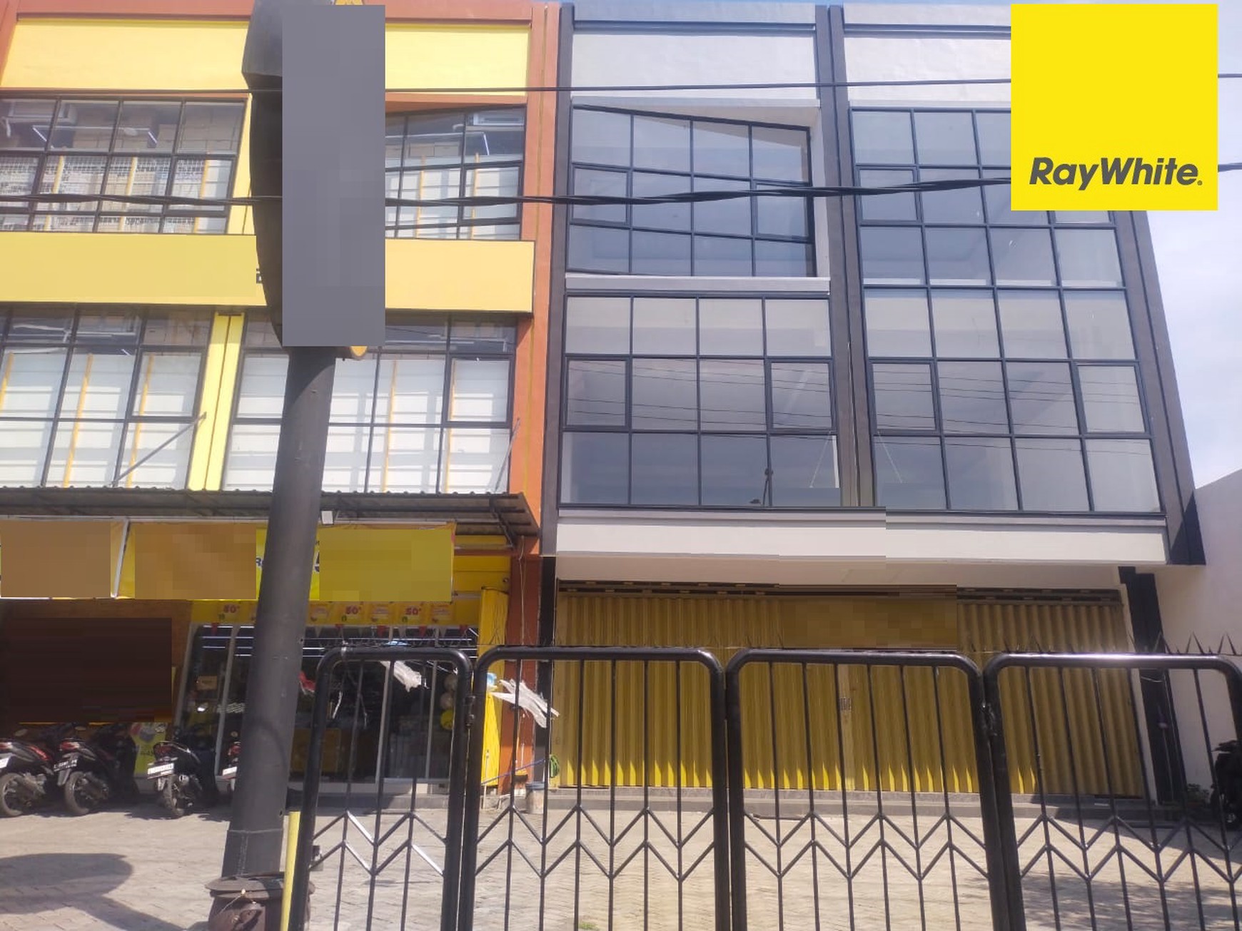 Disewakan Ruko 3 lantai di Nol Jl Raya Kedung Cowek Surabaya
