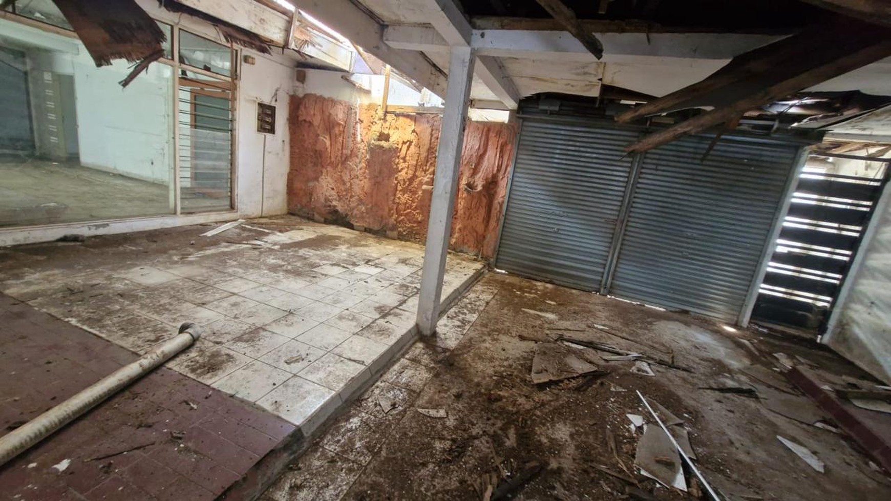 Dijual Rumah Lama Hitung Tanah Lokasi Strategis di Jl. Cempaka Putih Tengah, Jakarta Pusat