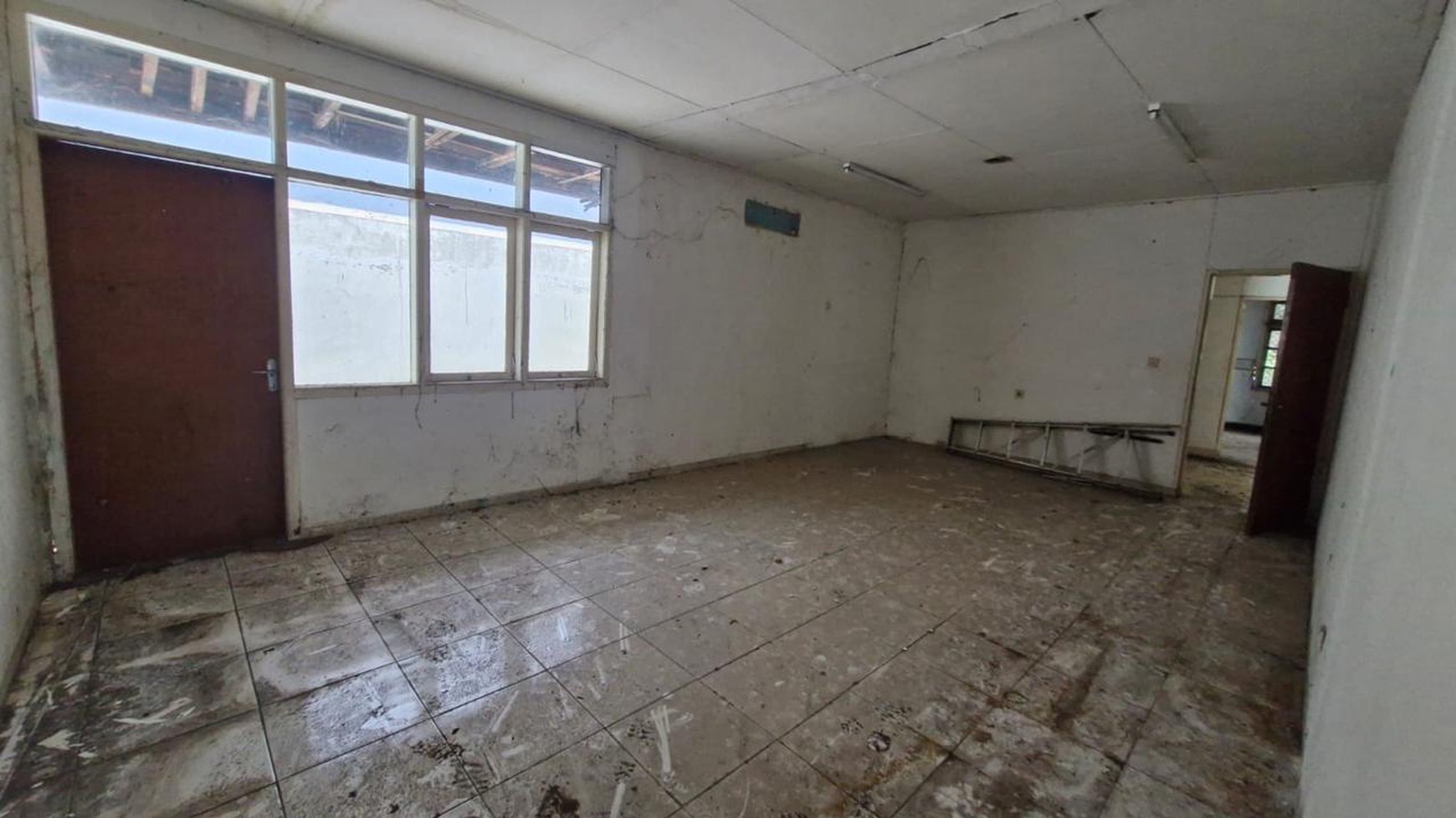 Dijual Rumah Lama Hitung Tanah Lokasi Strategis di Jl. Cempaka Putih Tengah, Jakarta Pusat