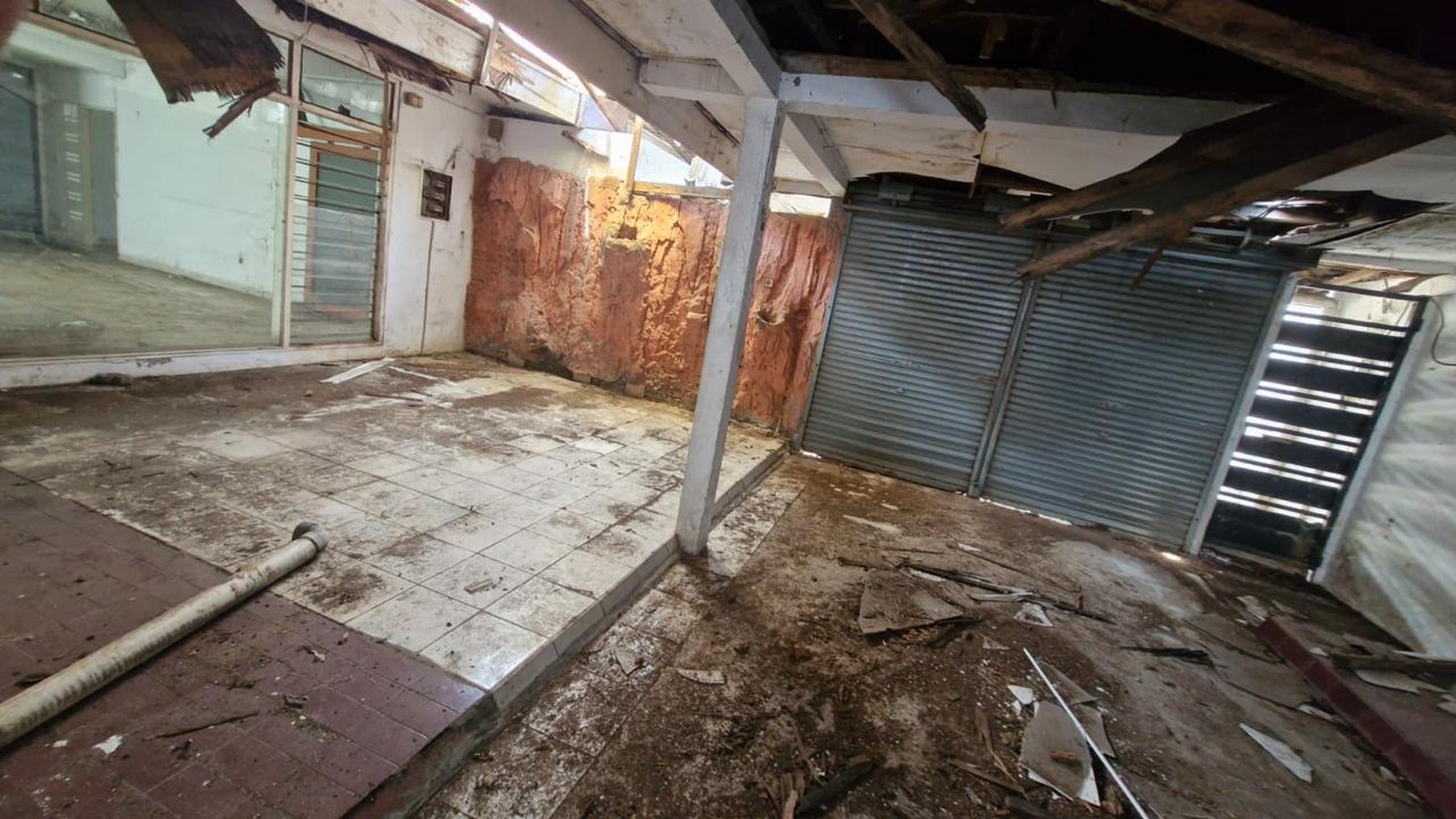Dijual Rumah Lama Hitung Tanah Lokasi Strategis di Jl. Cempaka Putih Tengah, Jakarta Pusat