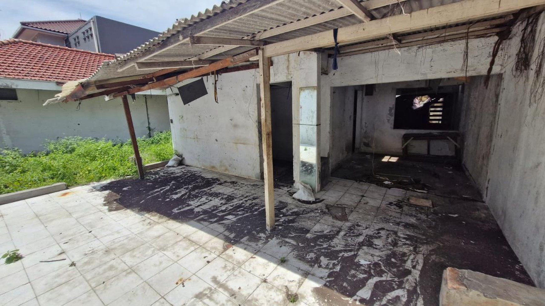 Dijual Rumah Lama Hitung Tanah Lokasi Strategis di Jl. Cempaka Putih Tengah, Jakarta Pusat