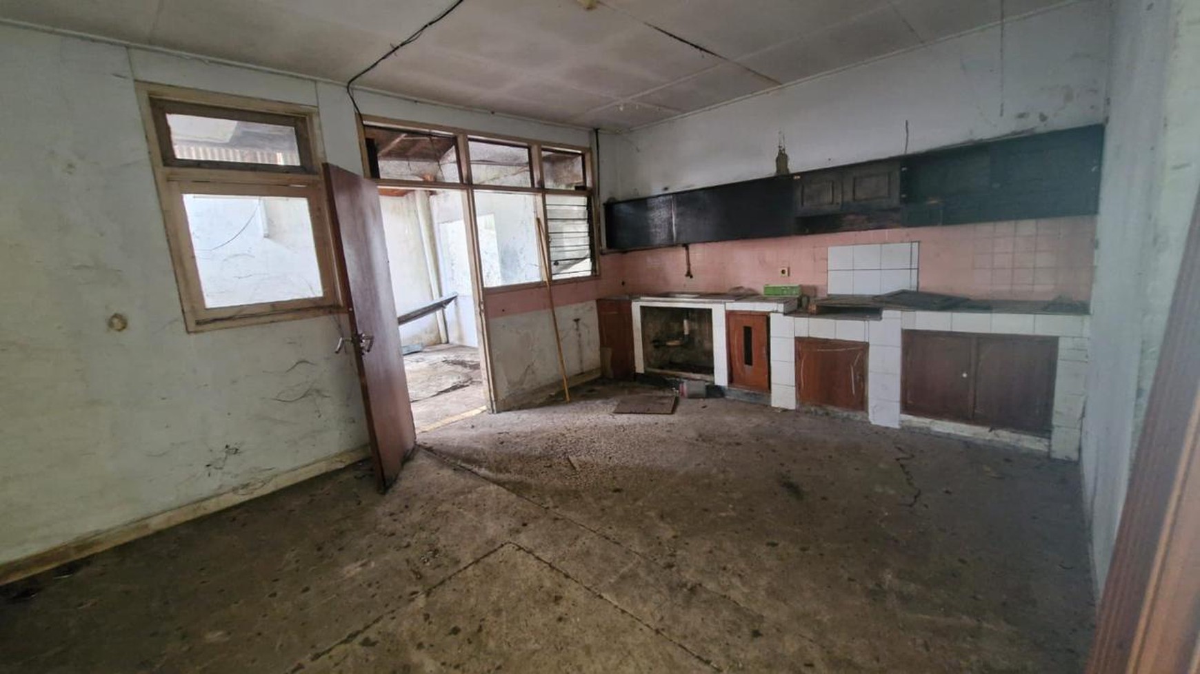 Dijual Rumah Lama Hitung Tanah Lokasi Strategis di Jl. Cempaka Putih Tengah, Jakarta Pusat