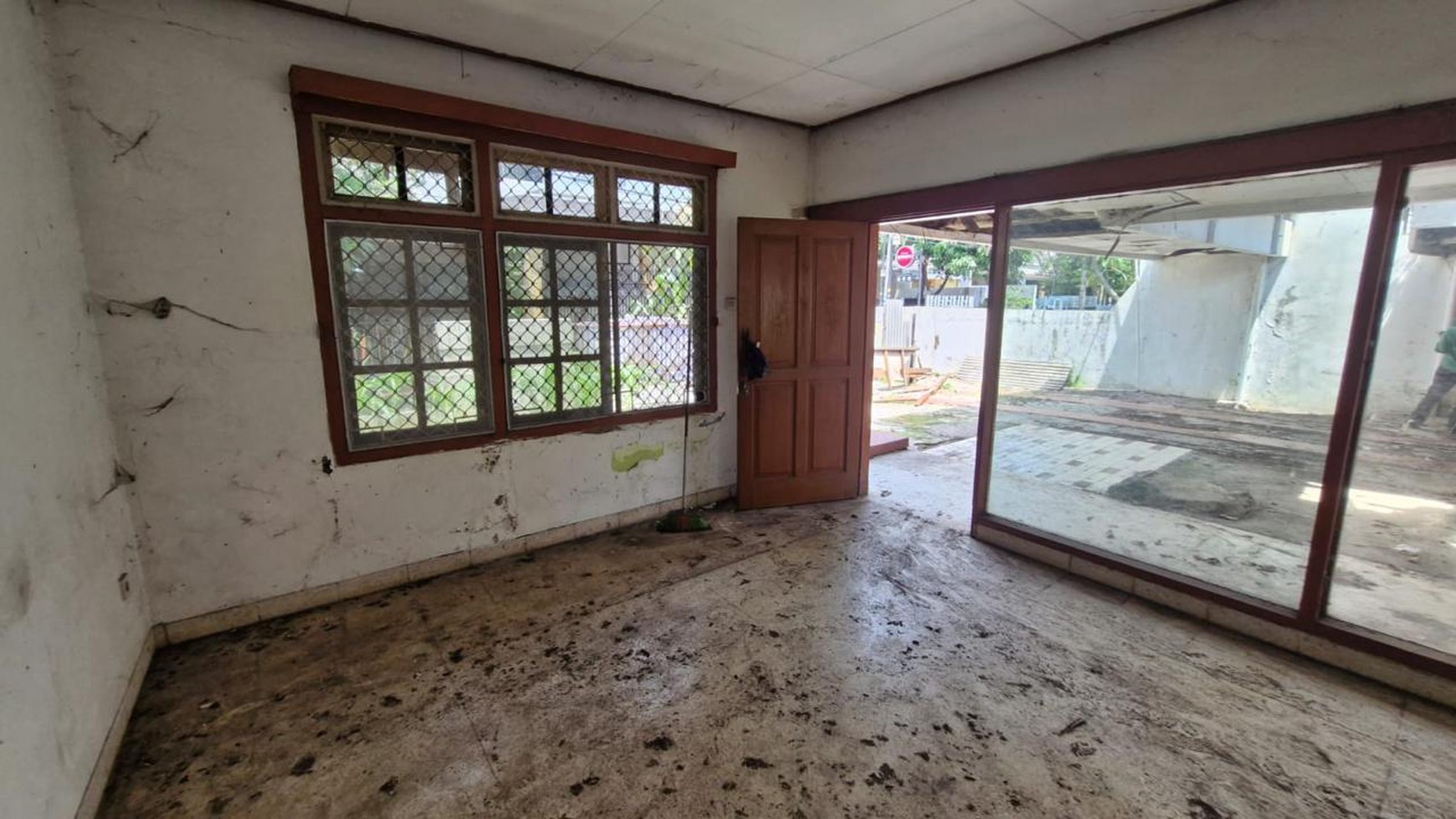 Dijual Rumah Lama Hitung Tanah Lokasi Strategis di Jl. Cempaka Putih Tengah, Jakarta Pusat