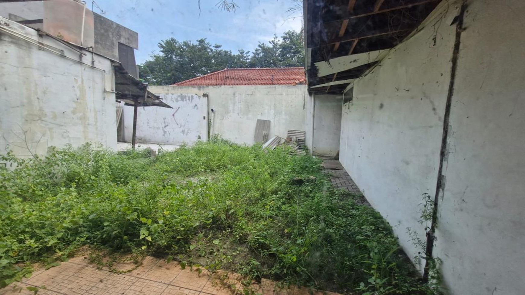Dijual Rumah Lama Hitung Tanah Lokasi Strategis di Jl. Cempaka Putih Tengah, Jakarta Pusat