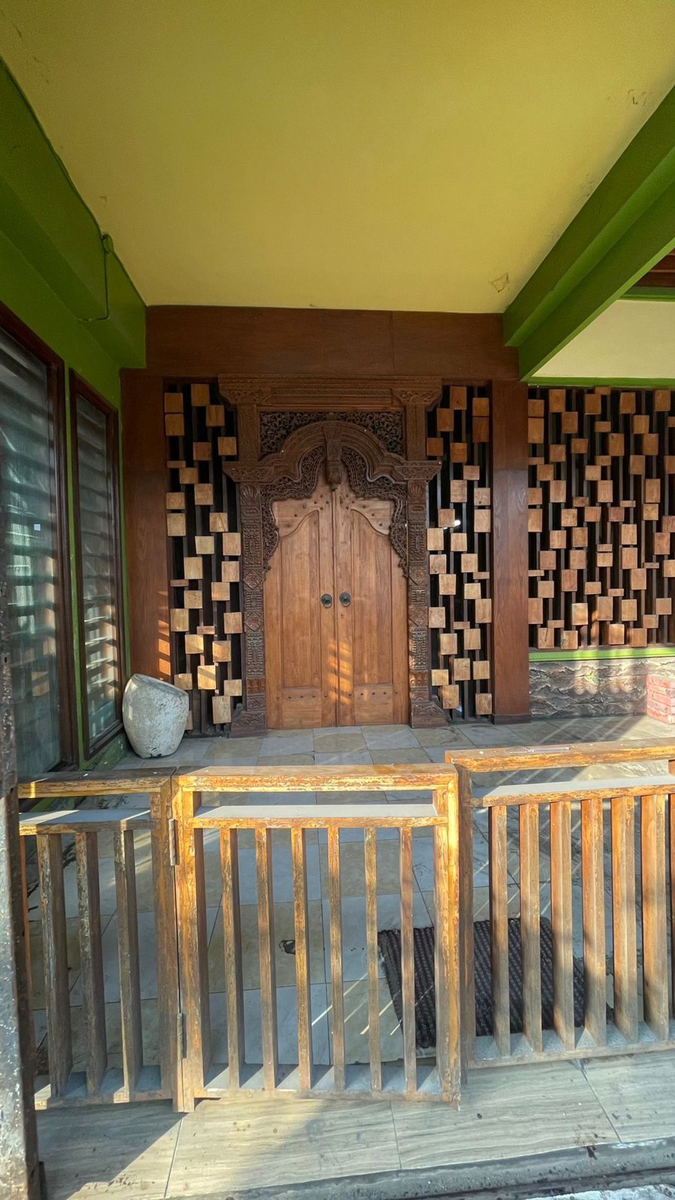Jual Rumah Raya Lontar 3 Lantai Dekat Pakuwon Mall