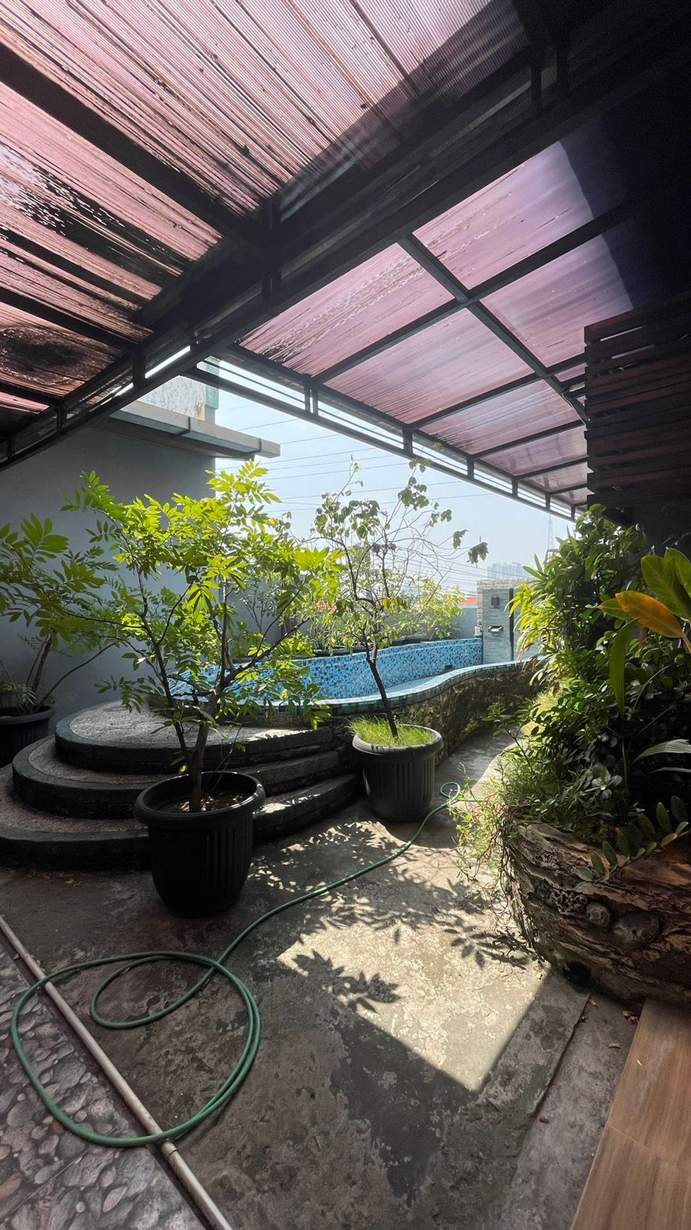 Jual Rumah Raya Lontar 3 Lantai Dekat Pakuwon Mall