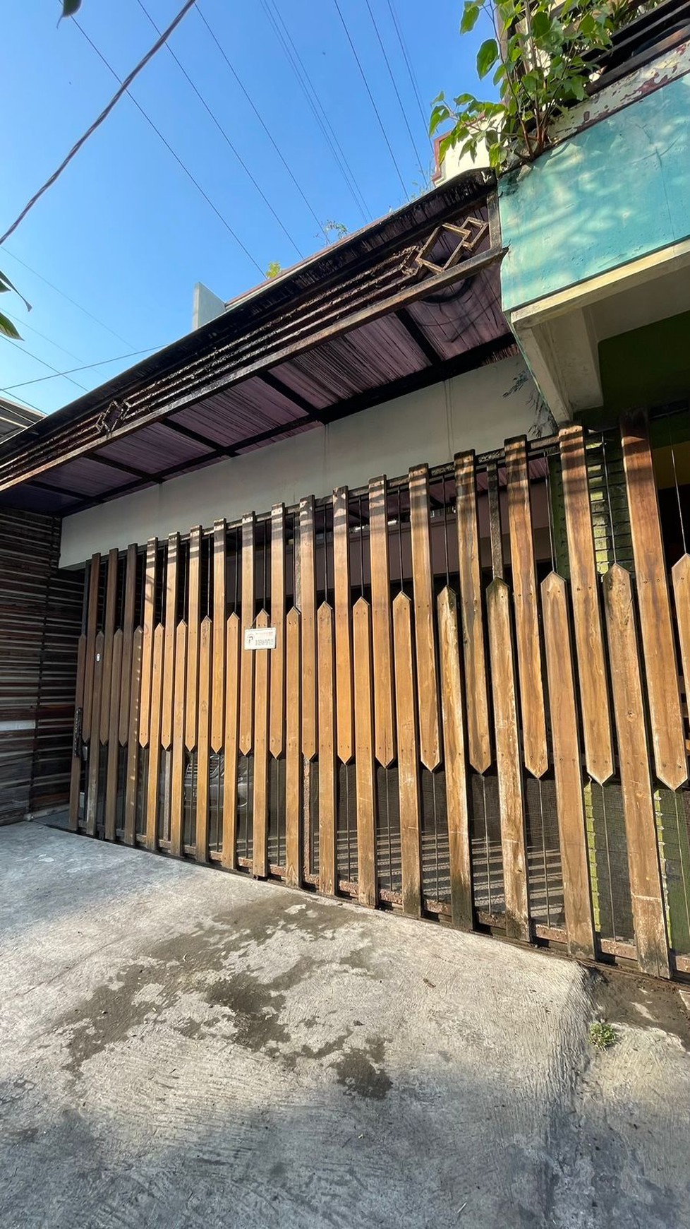 Jual Rumah Raya Lontar 3 Lantai Dekat Pakuwon Mall