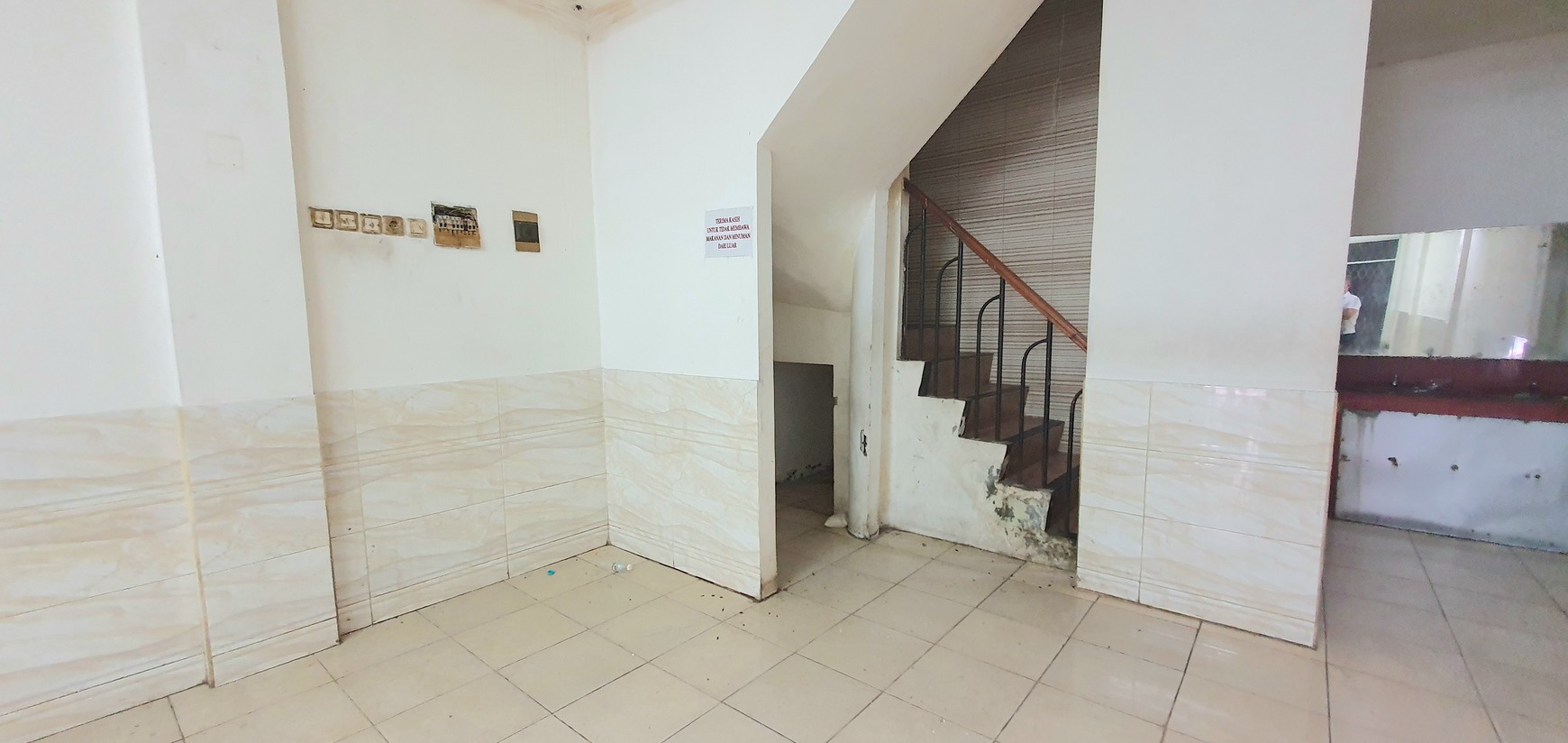 Ruko Boulevard Raya, Kelapa Gading. 4,5x17 m&#xb2;. Lokasi strategis, di pusat keramaian Kelapa Gading