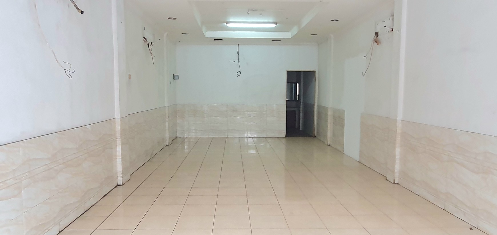 Ruko Boulevard Raya, Kelapa Gading. 4,5x17 m&#xb2;. Lokasi strategis, di pusat keramaian Kelapa Gading
