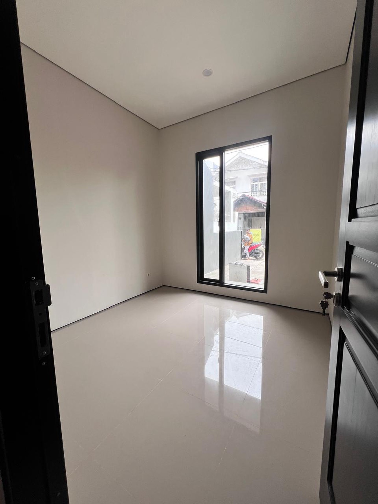 Rumah Minimalis Brand New, Siap huni lokasi strategis di Bintaro