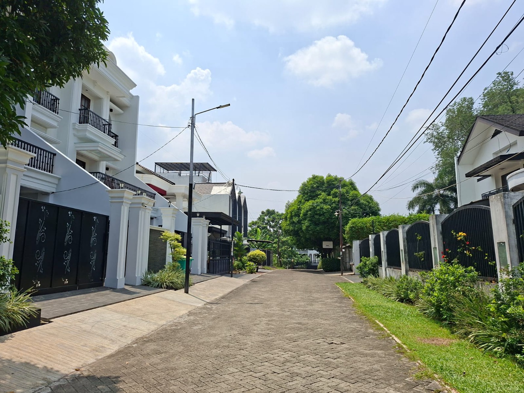 Rumah Bagus Di Komp Duta Loka Pondok Aren Tangerang Selatan