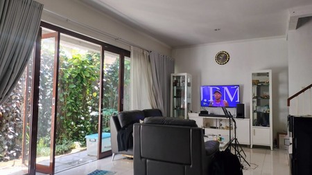 Dijual Rumah di Bintaro Jaya dengan KT 4+1 KM 3+1 Surat SHM 