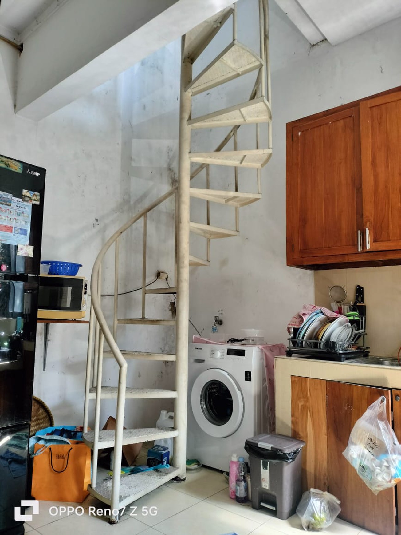 Dijual Rumah di Bintaro Jaya dengan KT 4+1 KM 3+1 Surat SHM