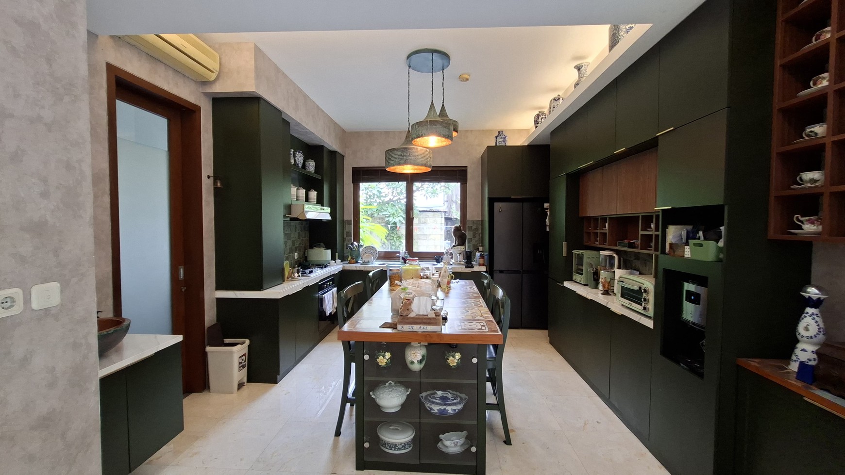 Rumah Bergaya Villa @Kemang