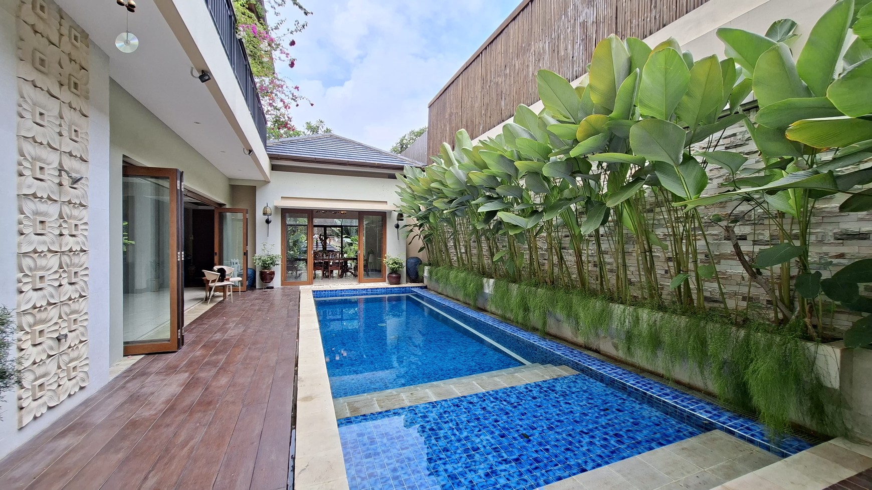 Rumah Bergaya Villa @Kemang